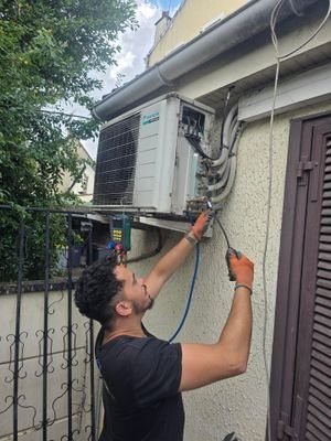 Installation d’une climatisation réversible Daikin par AK Solutions